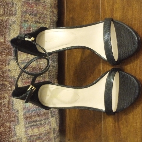 Aldo size 7 black snake texture high heels ankle strap New - Picture 3 of 3
